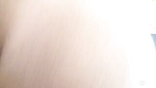 Venue dAvignon, une cougar rouquine baise avec des jeunes!