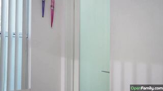 Linzee Ryder The Blonde MILF Housemate's Pussy Gets Hard Riding On Him