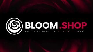 Angie Bloom Enjoys Rose Bouquet With Her Exclusive Anal Blonde Sex Fun