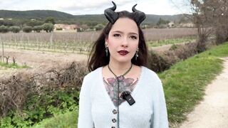 Mamie Donuts A 28YO Babe From Lille Casts Full HD On JacquieEtMichelTV