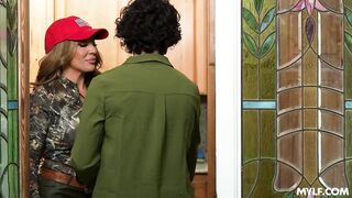 New Richelle Ryan Little Puck The Freak vs the Gun Mom Episode Four