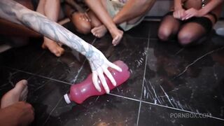 NEW25.09.17 Sienna Day & Ivy Maddox & Yasmina Khan & Hayley Quinn - The Spin the Bottle Game Got Out of Hand and We Ended Up in an Amazing Orgy