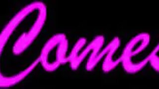 New MomComesFirst Violet Voss Queen of The Castle