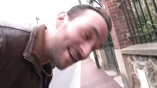 Trappes : on va lui offrir un petit-déjeuner surprise à domicile !